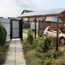 Навес для машины из поликарбоната