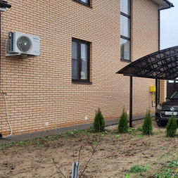 Навес для машины из поликарбоната