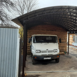 Навес для машины из поликарбоната