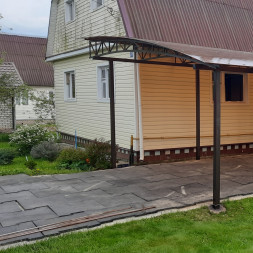 Навес для машины из поликарбоната