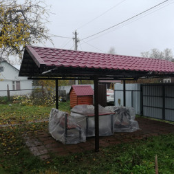 Навес для машины из поликарбоната